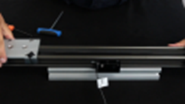 Befestigung von Linearachsen über Montagehalter